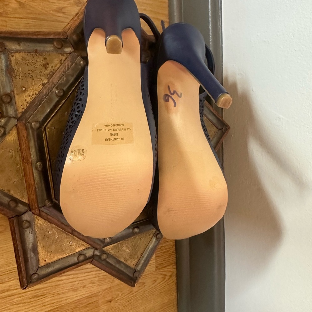 BCBGeneration High Heels Panther Laser Cut / Blue - Picture 3 of 5